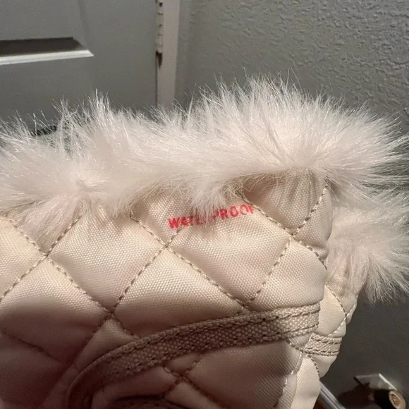 SORREL Cozy Cate white faux fur trim waterproof lace up boots. Size 9 - Picture 11 of 11